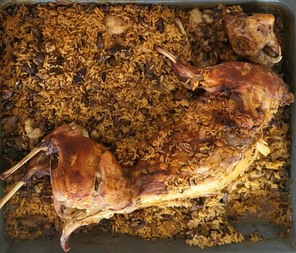 Homemade Rabbit with Rice, Mushrooms, and Minced Meat – Slow-Baked Rustic Recipe