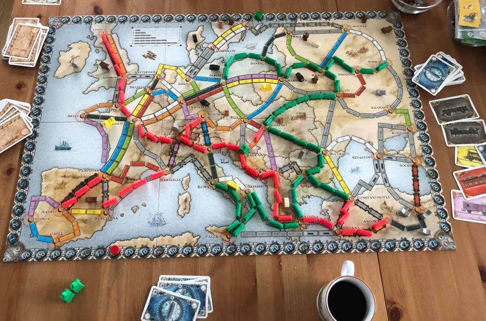 настолна игра Ticket to Ride Европа за семейна вечер