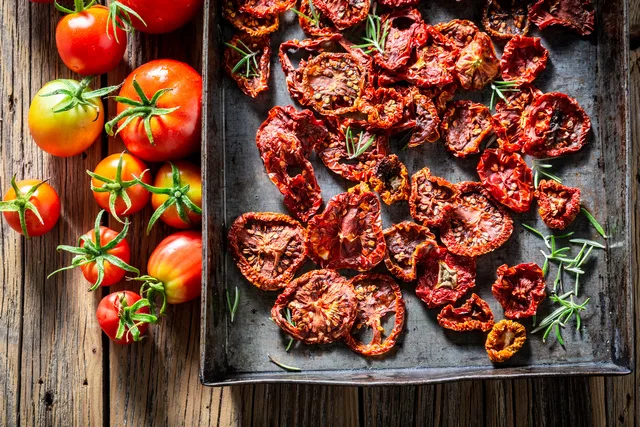 Dried tomatoes in the oven