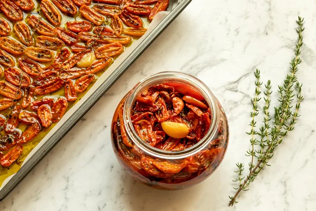 Dried tomatoes with thyme in French style